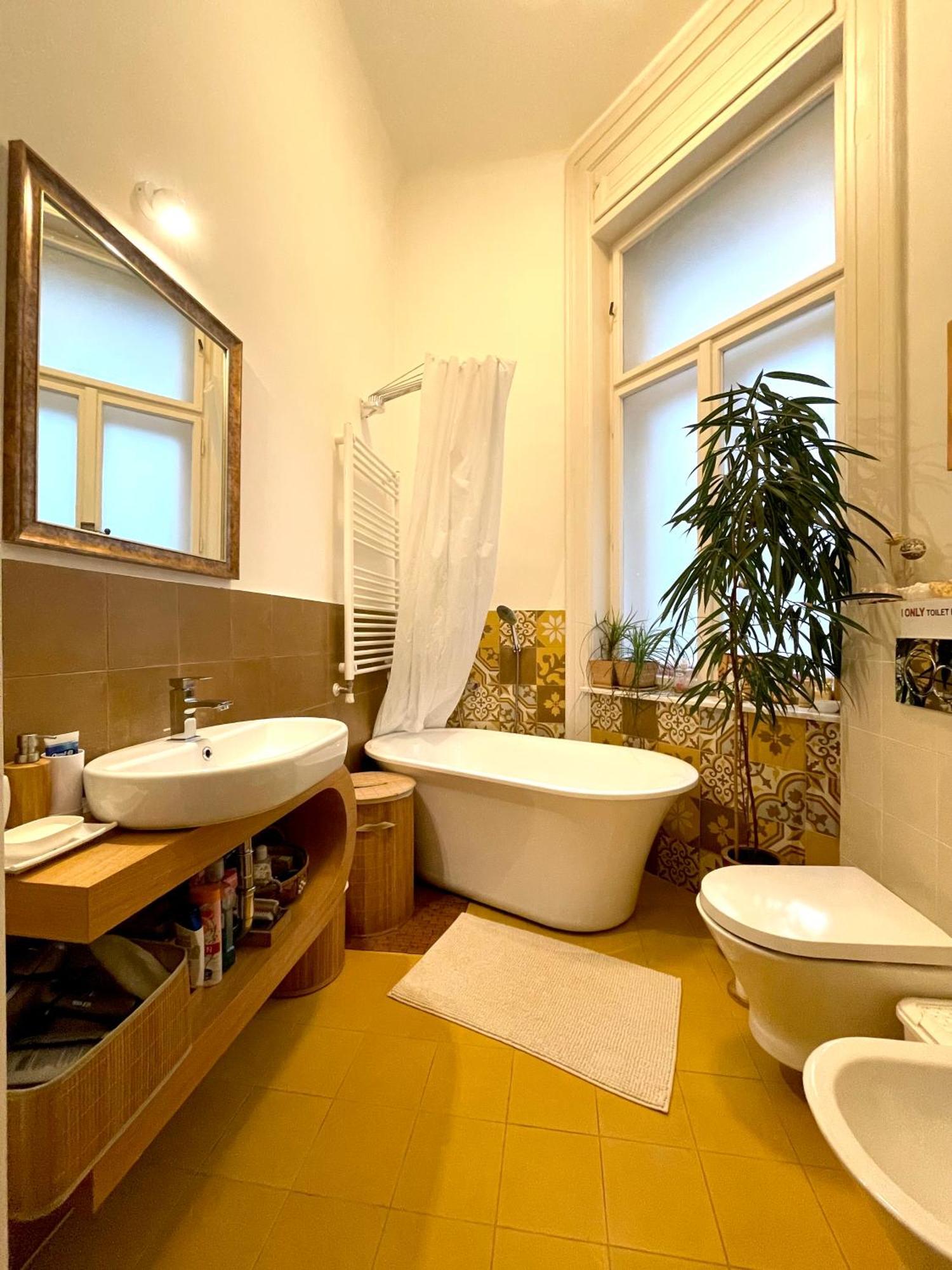 Amber Pearl Apartment 2 Rooms And 2 Bathrooms At Kalvin Square Budapest Luaran gambar