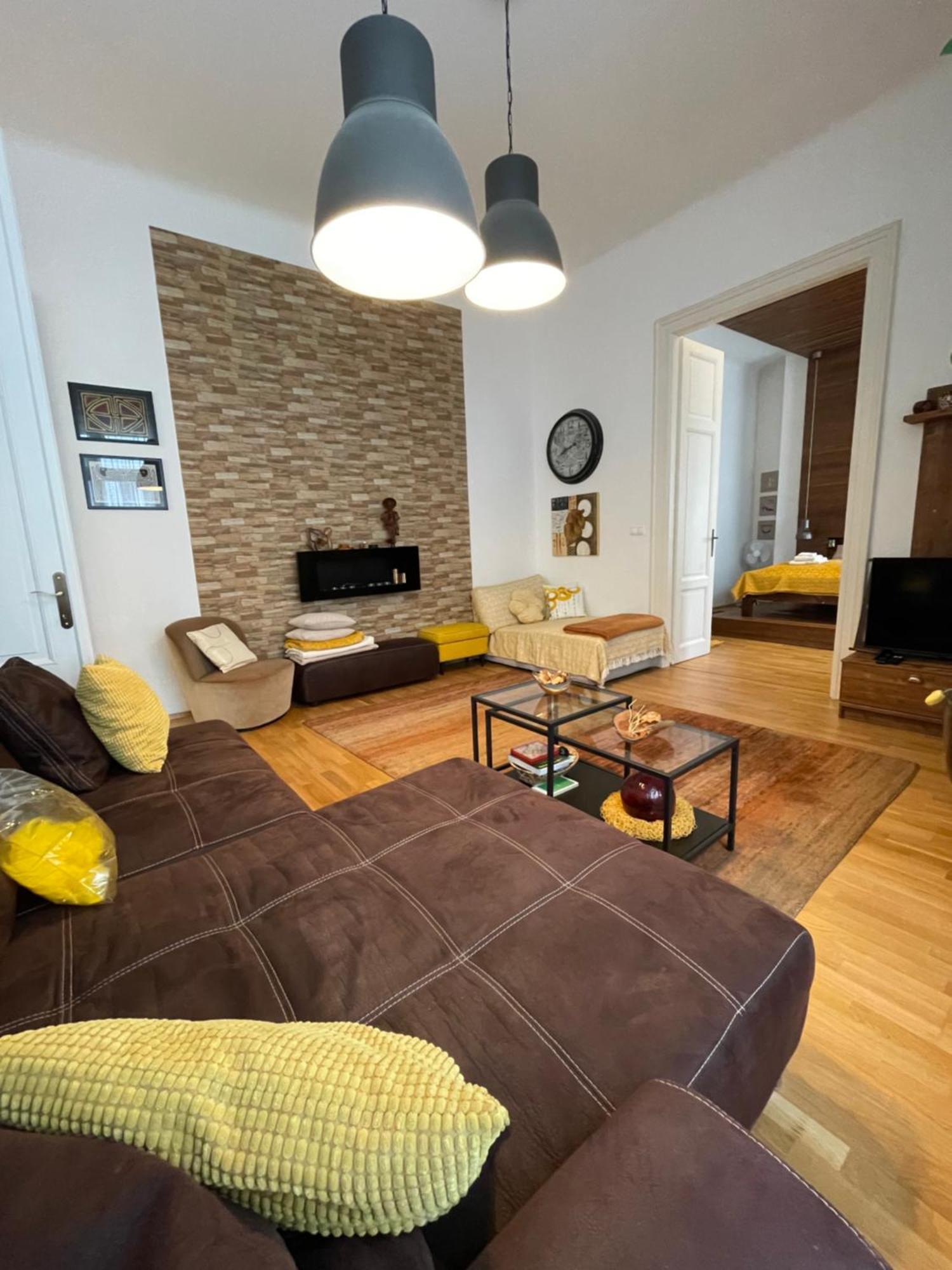 Amber Pearl Apartment 2 Rooms And 2 Bathrooms At Kalvin Square Budapest Luaran gambar
