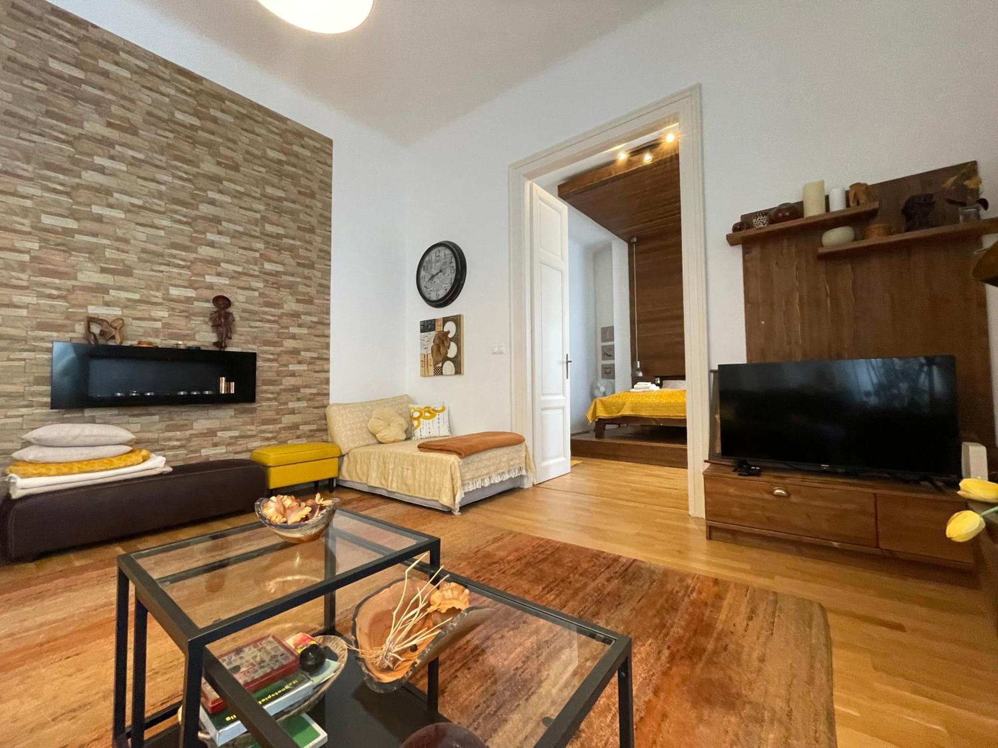 Amber Pearl Apartment 2 Rooms And 2 Bathrooms At Kalvin Square Budapest Luaran gambar