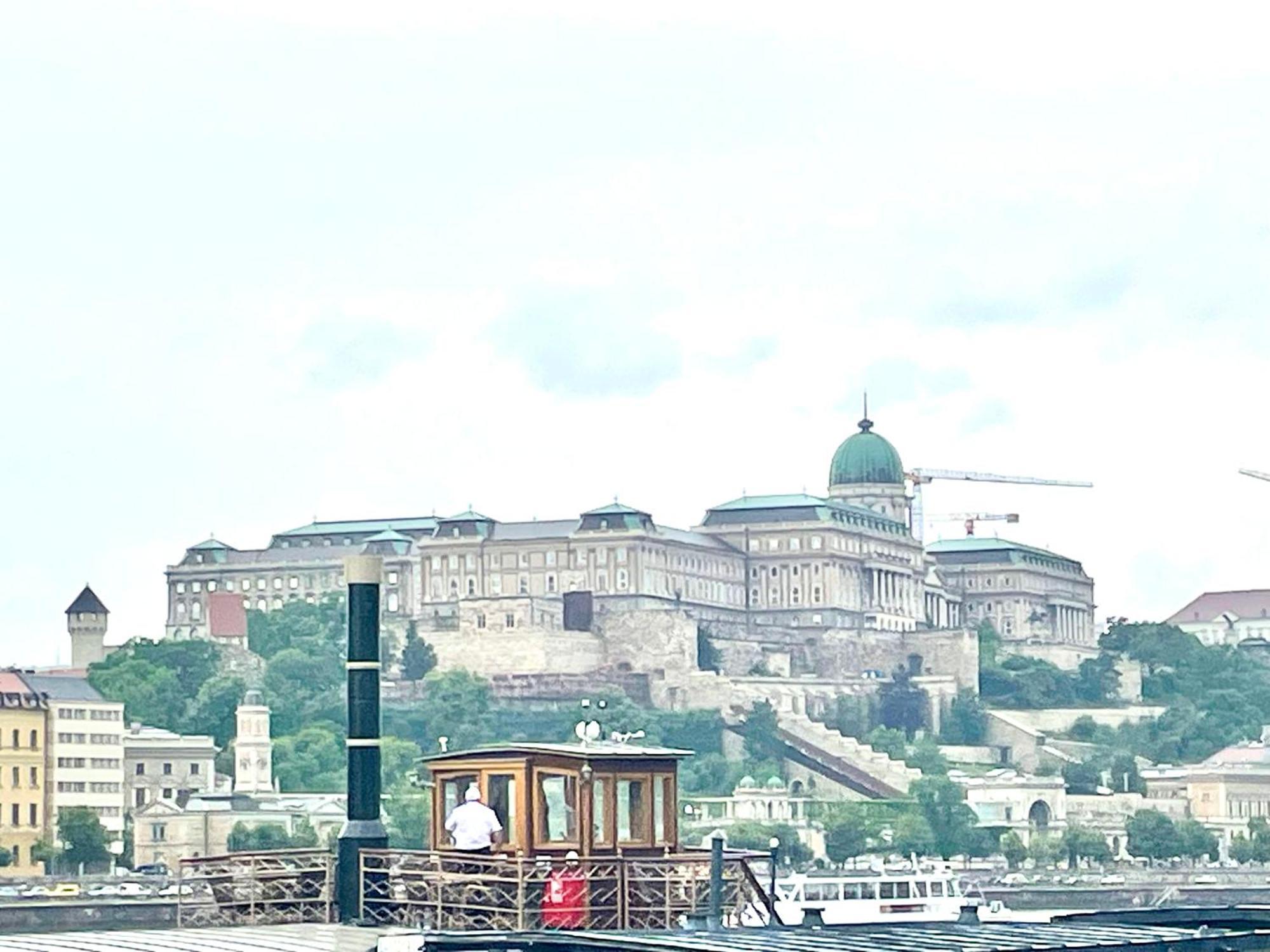 Amber Pearl Apartment 2 Rooms And 2 Bathrooms At Kalvin Square Budapest Luaran gambar