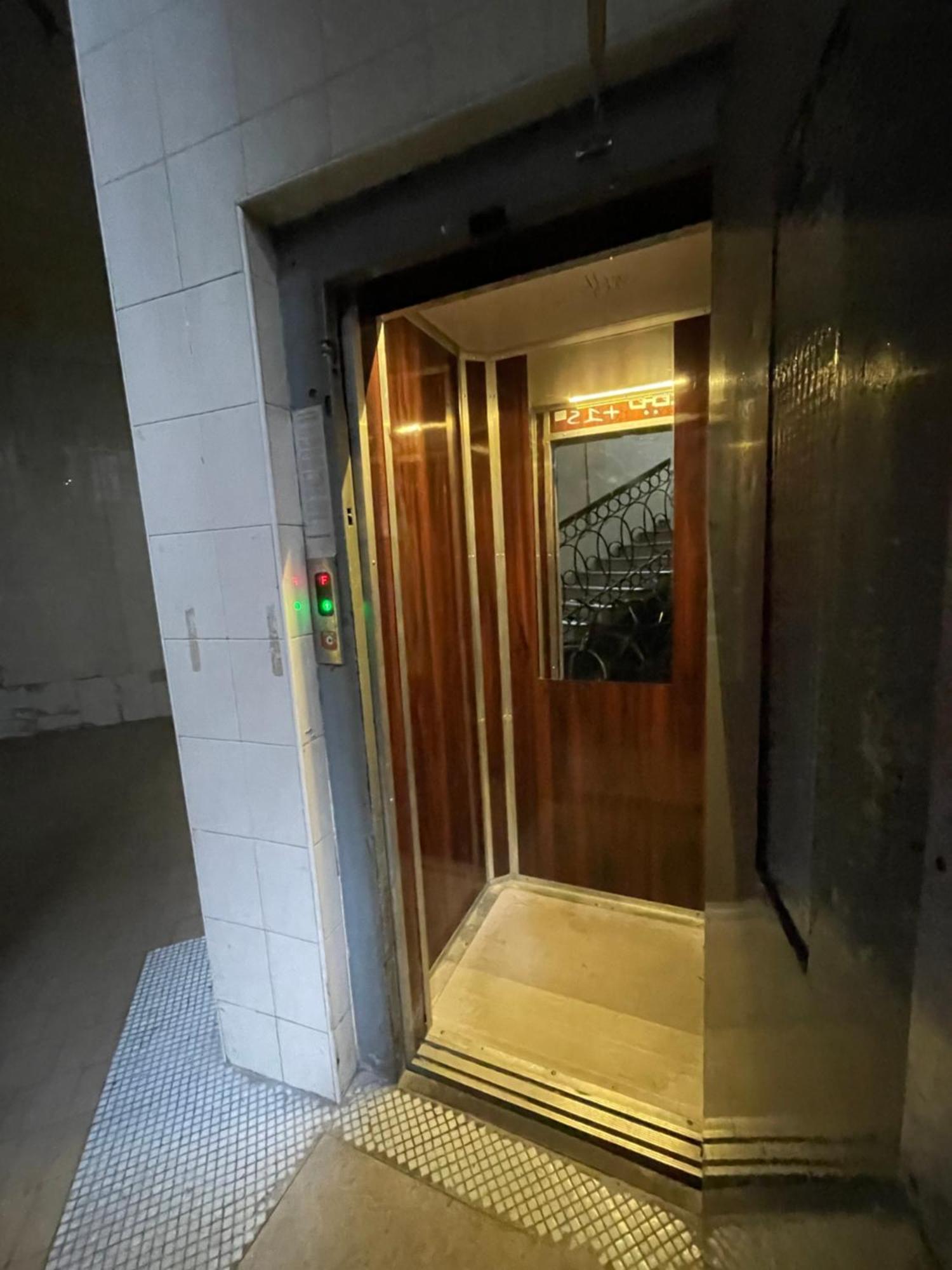 Amber Pearl Apartment 2 Rooms And 2 Bathrooms At Kalvin Square Budapest Luaran gambar